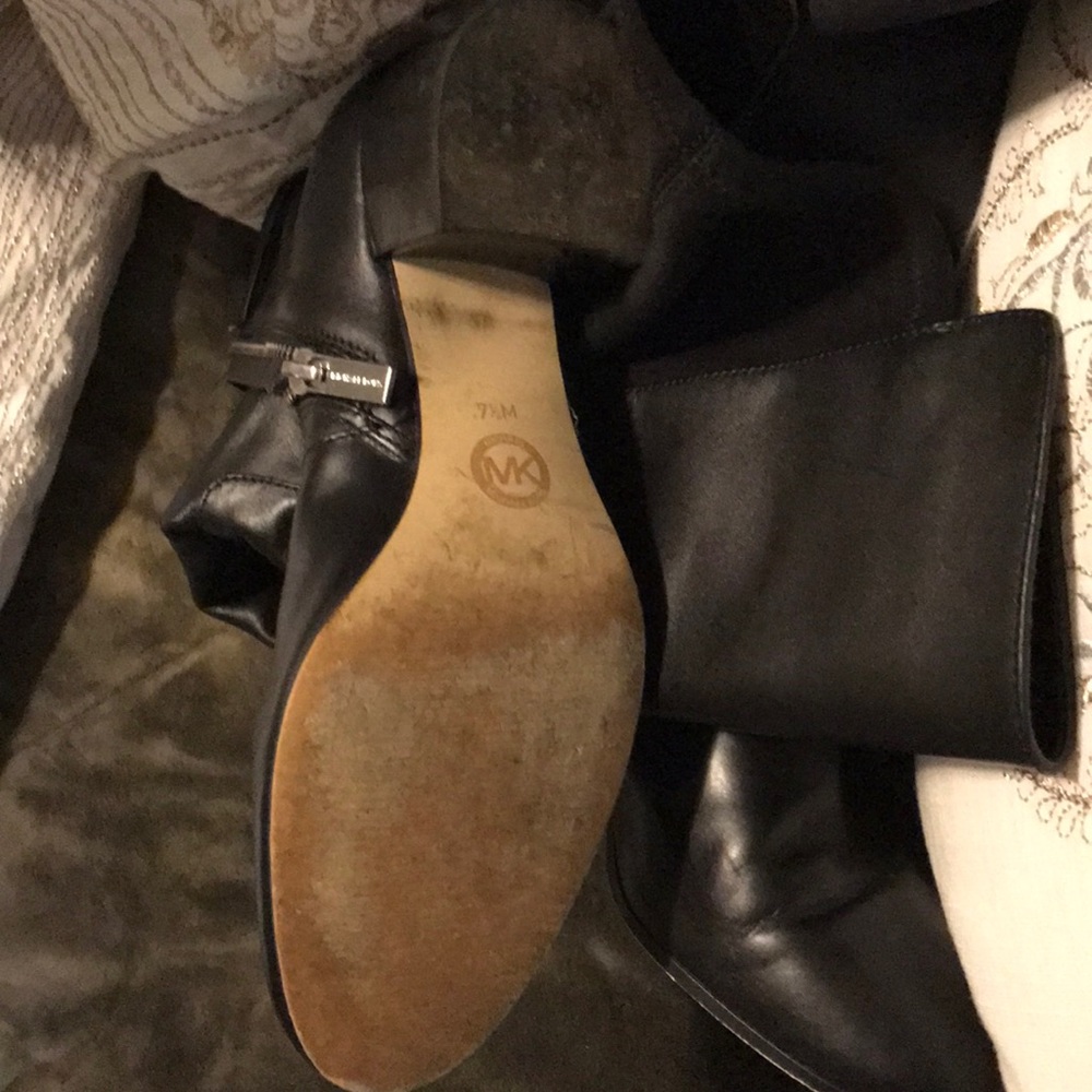 Boots - Picture 3 of 4